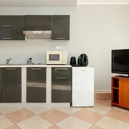 For 3 People With A Large Terrace, Apartment Rewal