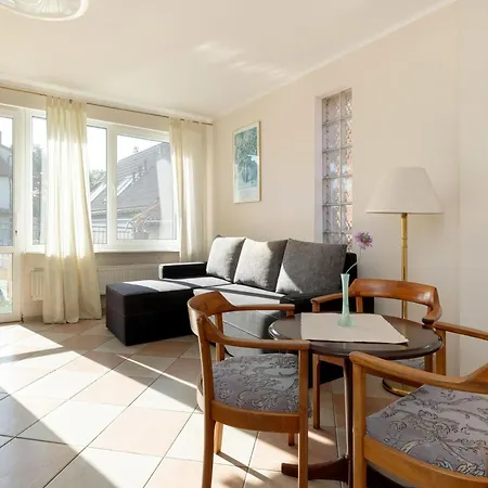 In Near The レバル